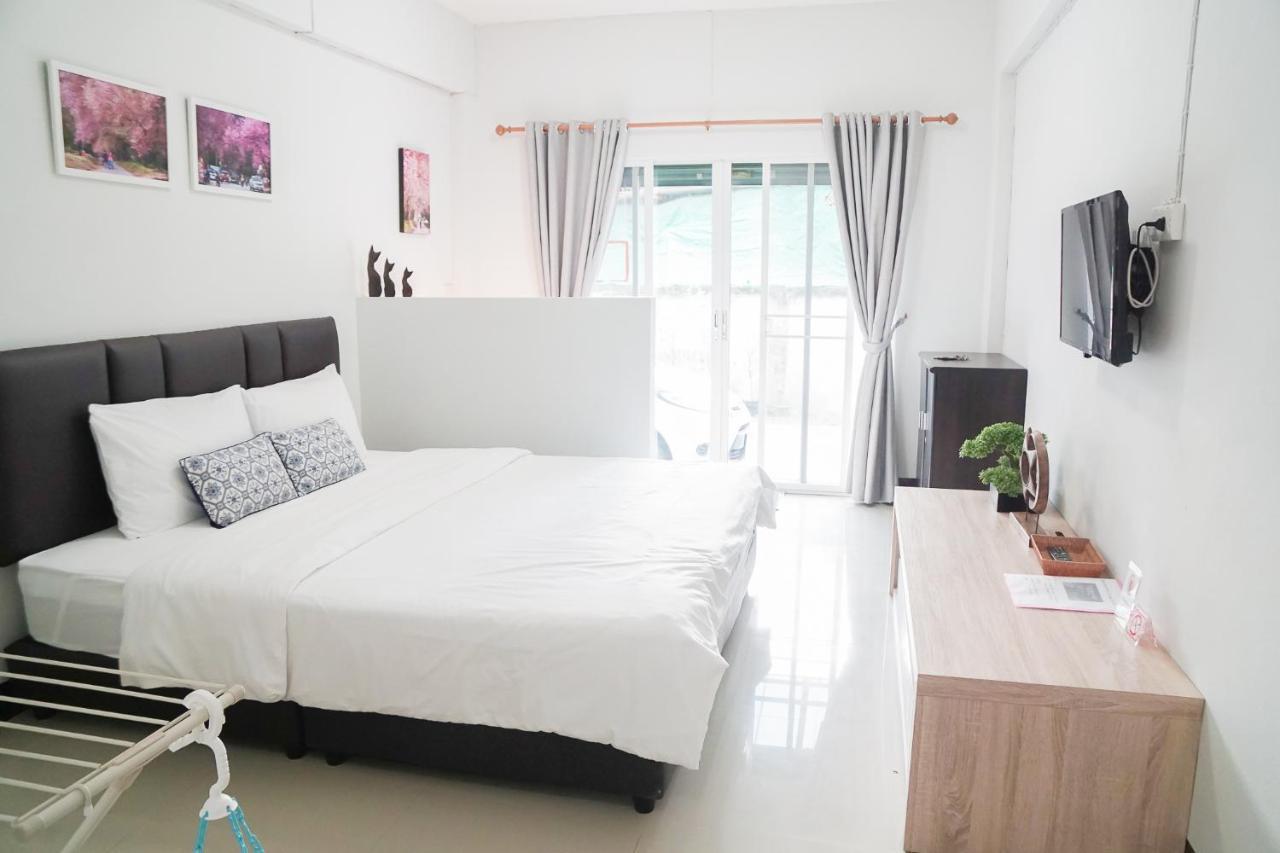Baan Ploy Inn 2 Chiang Mai Exteriör bild