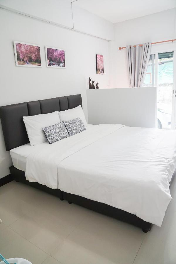 Baan Ploy Inn 2 Chiang Mai Exteriör bild
