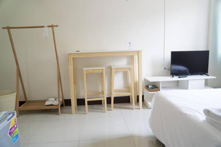 Baan Ploy Inn 2 Chiang Mai Exteriör bild