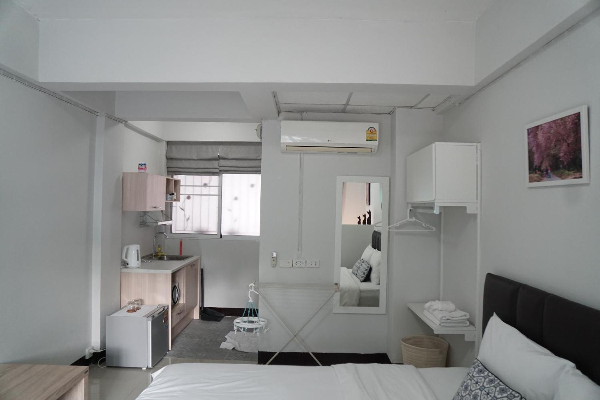 Baan Ploy Inn 2 Chiang Mai Exteriör bild